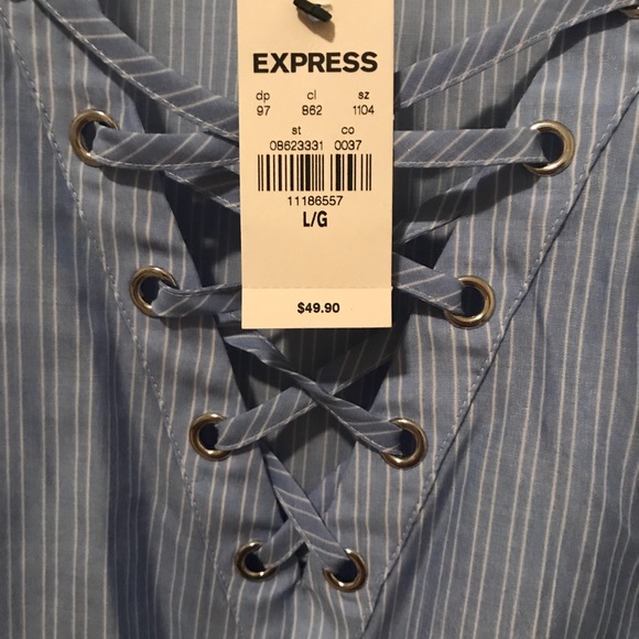 Express lace shoulder top - Picture 2 of 4